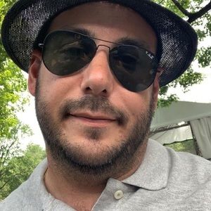 Meet your Posher, Robert